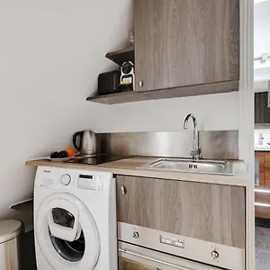 Superb Studio-2p- Arc De Triomphe Porte Maillot 51 , Paris France